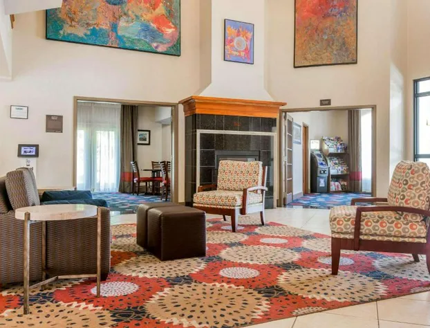 Comfort Inn & Suites South Burlington near University hotel detail image 1