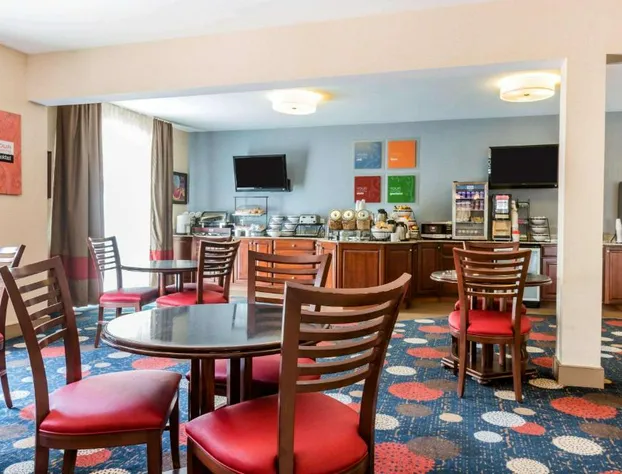 Comfort Inn & Suites South Burlington near University hotel detail image 2