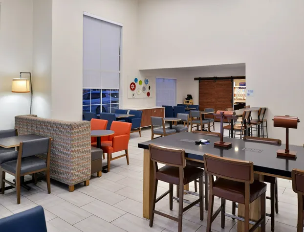 Holiday Inn Express Farmington - Bloomfield by IHG hotel detail image 2