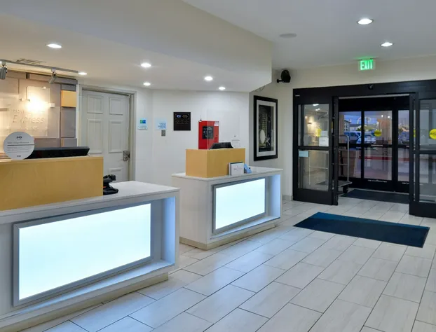 Holiday Inn Express Farmington - Bloomfield by IHG hotel detail image 3