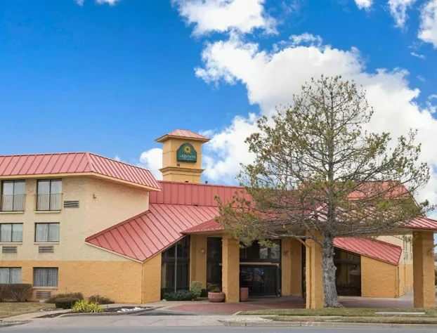 La Quinta Inn & Suites by Wyndham Salt Lake City - Layton hotel detail image 1