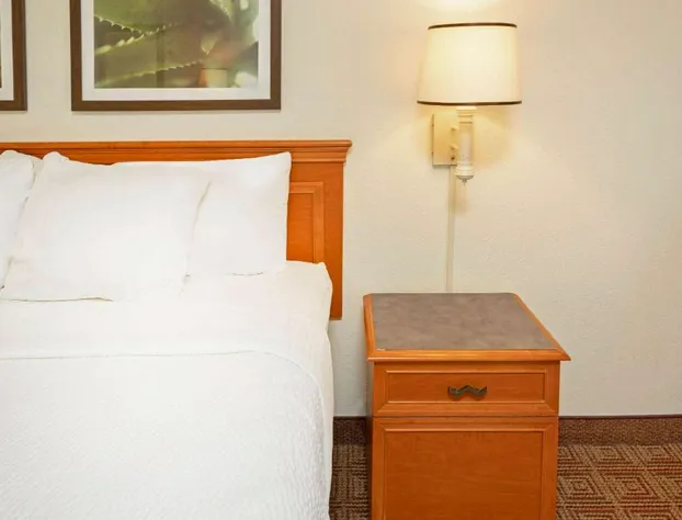 La Quinta Inn & Suites by Wyndham Salt Lake City - Layton hotel detail image 2