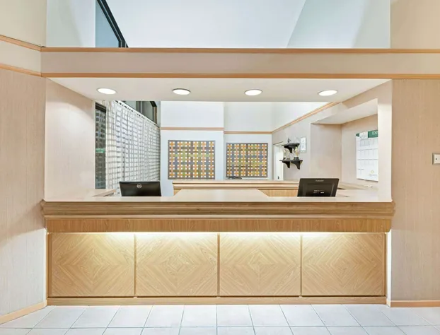 La Quinta Inn & Suites by Wyndham Salt Lake City - Layton hotel detail image 4