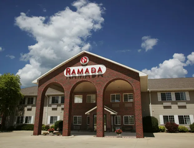 Ramada by Wyndham Spirit Lake/Okoboji hotel detail image 2