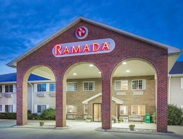 Ramada by Wyndham Spirit Lake/Okoboji hotel detail image 3