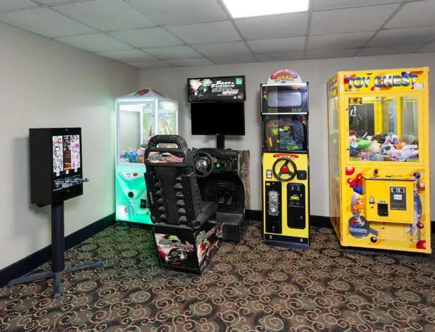 AmericInn & Suites By Wyndham Baraboo Event Center hotel detail image 1