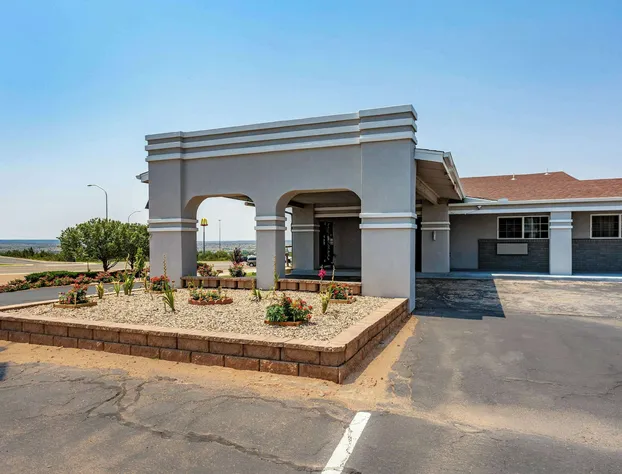 Econo Lodge Inn & Suites Santa Rosa hotel detail image 1