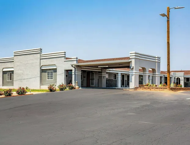 Econo Lodge Inn & Suites Santa Rosa hotel detail image 2