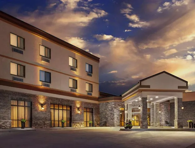 Roosevelt Grand Dakota, SureStay Collection by Best Western hotel detail image 1