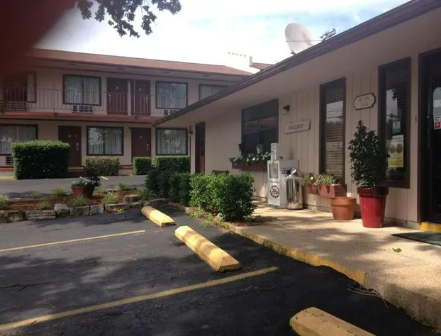 The Parkwood Inn & Suites hotel detail image 3