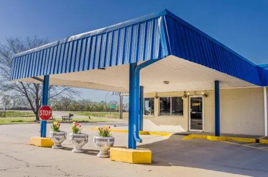 Regency Inn hotel hero