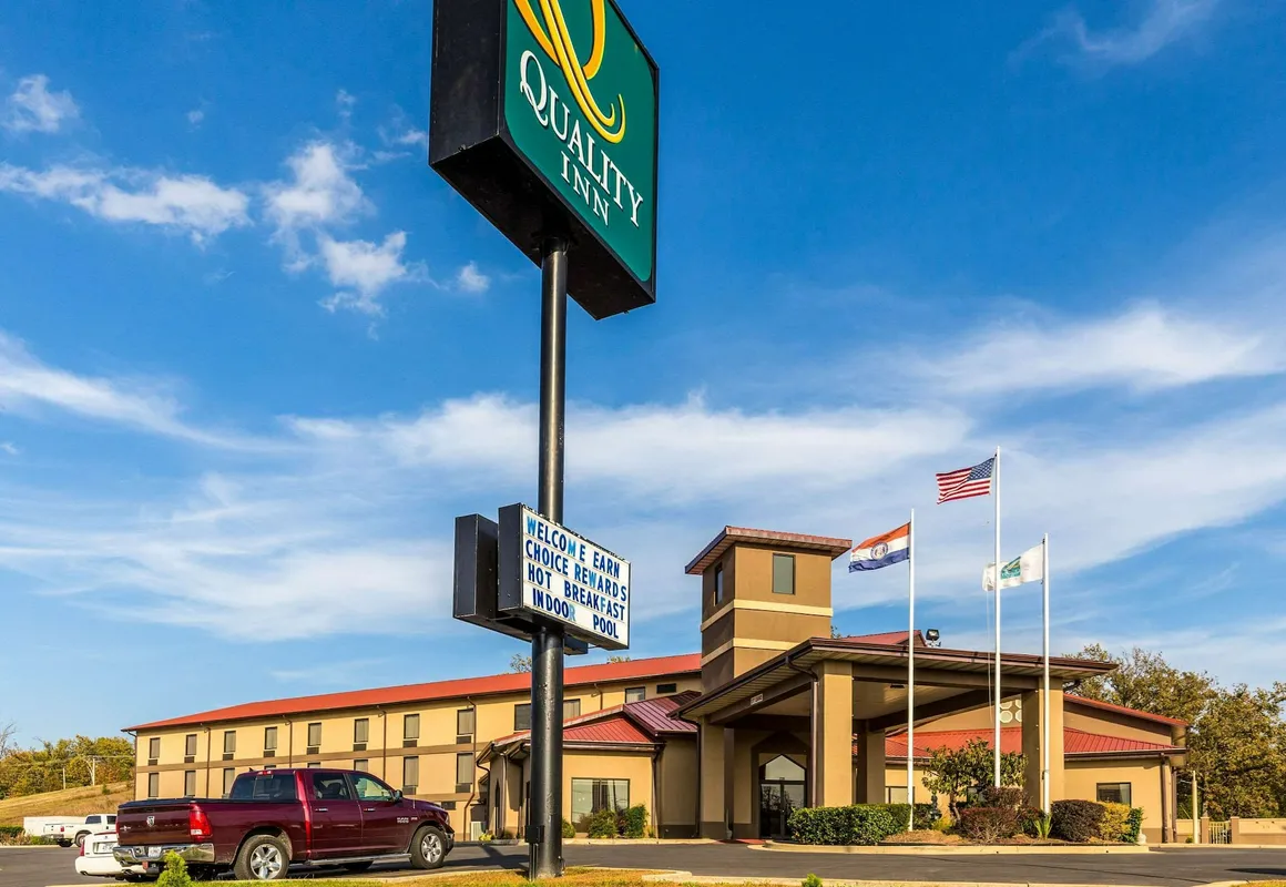 Quality Inn hotel hero