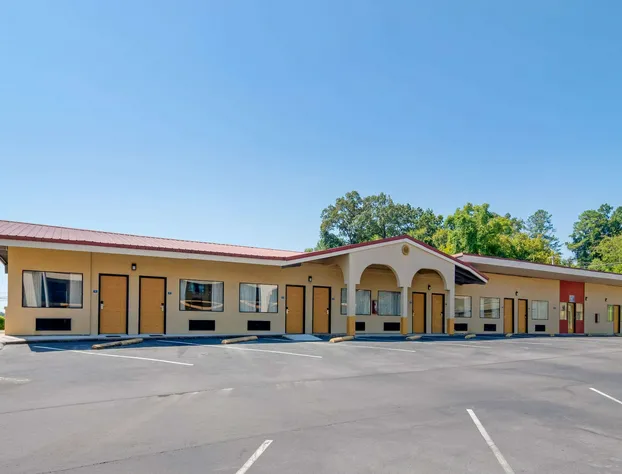 Econo Lodge Inn & Suites near Chickamauga Battlefield hotel detail image 1