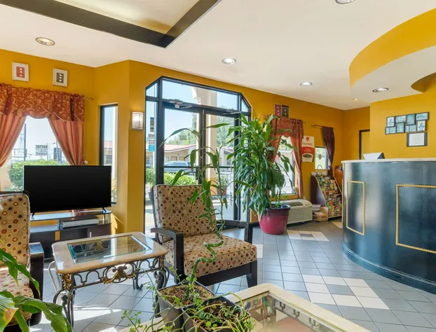 Econo Lodge Inn & Suites near Chickamauga Battlefield hotel detail image 3