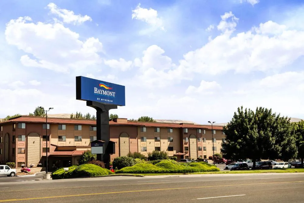 Baymont by Wyndham Yakima Riverfront hotel hero
