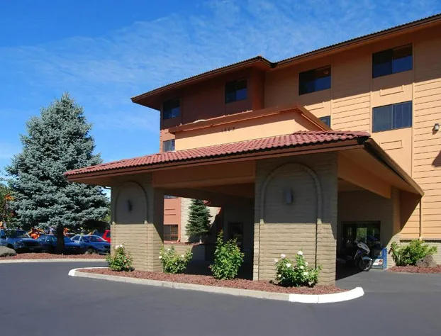 Baymont by Wyndham Yakima Riverfront hotel detail image 1