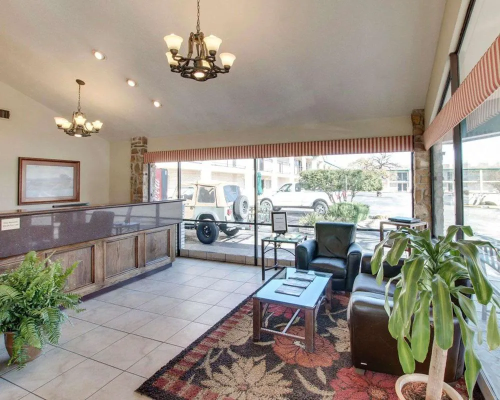 Days Inn by Wyndham Gatesville hotel hero