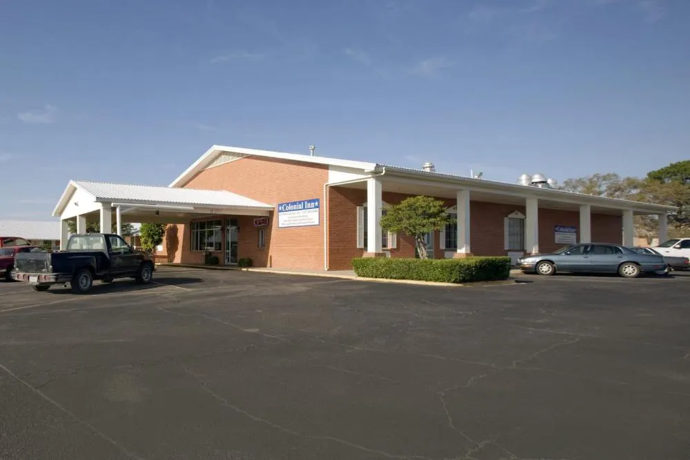 Colonial Inn Monahans hotel hero