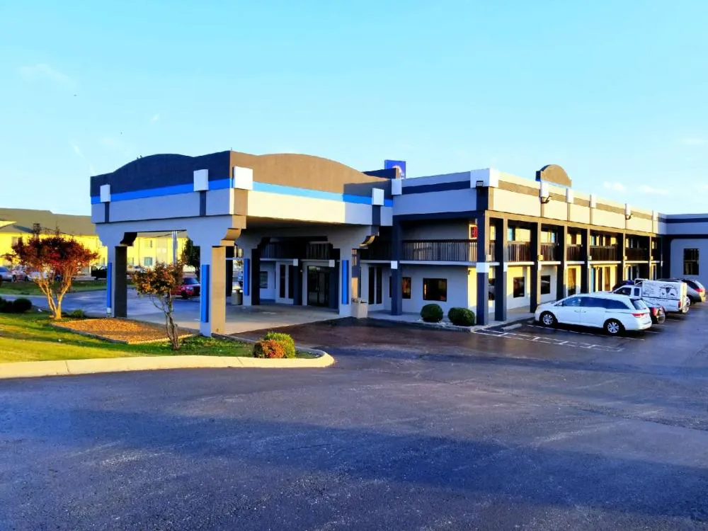 Gateway Inn and Suites hotel hero
