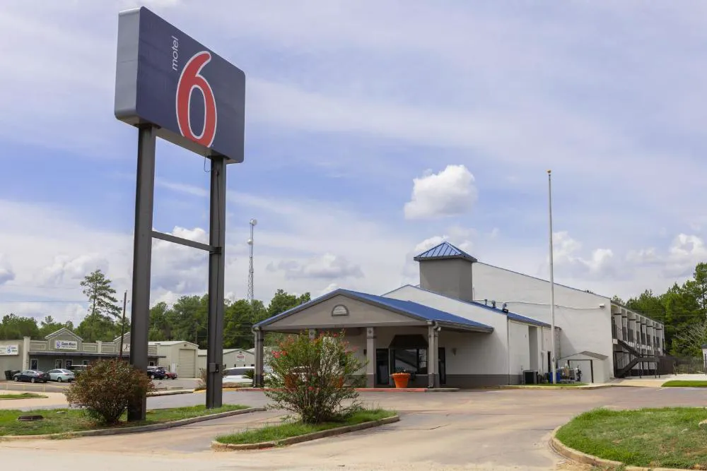 Motel 6 Nacogdoches TX hotel hero