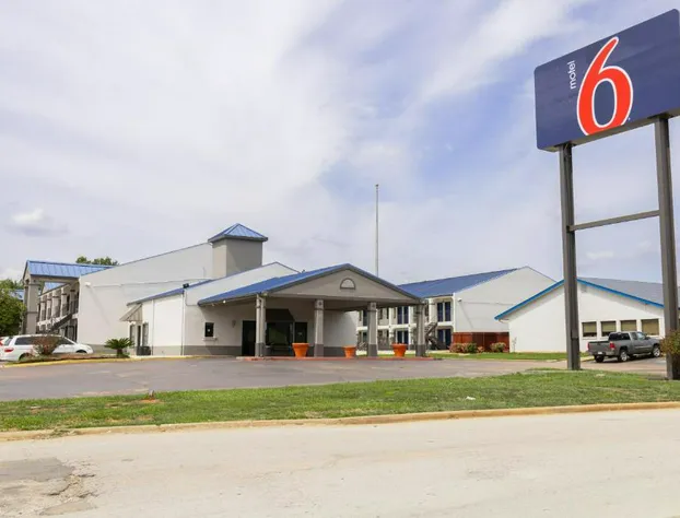 Motel 6 Nacogdoches TX hotel detail image 1