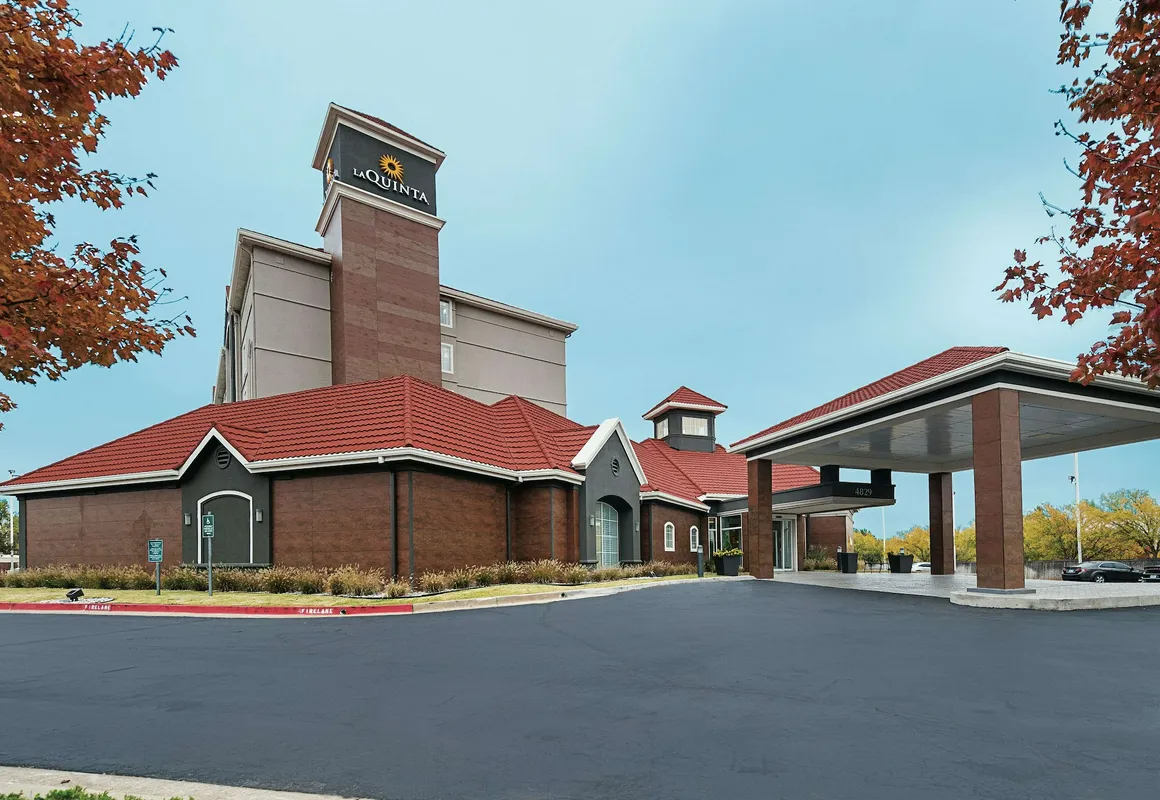 La Quinta Inn & Suites by Wyndham Oklahoma City - NW Expwy hotel hero