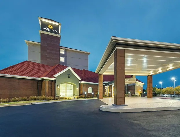 La Quinta Inn & Suites by Wyndham Oklahoma City - NW Expwy hotel detail image 1