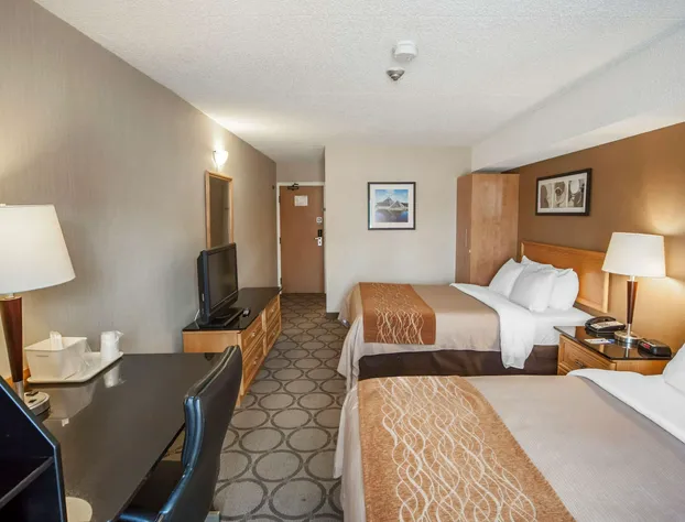 Comfort Inn Winnipeg Airport hotel detail image 1
