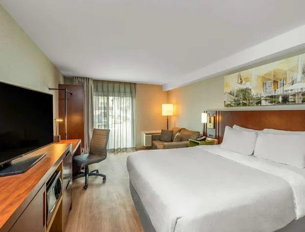 Comfort Inn Winnipeg Airport hotel detail image 4