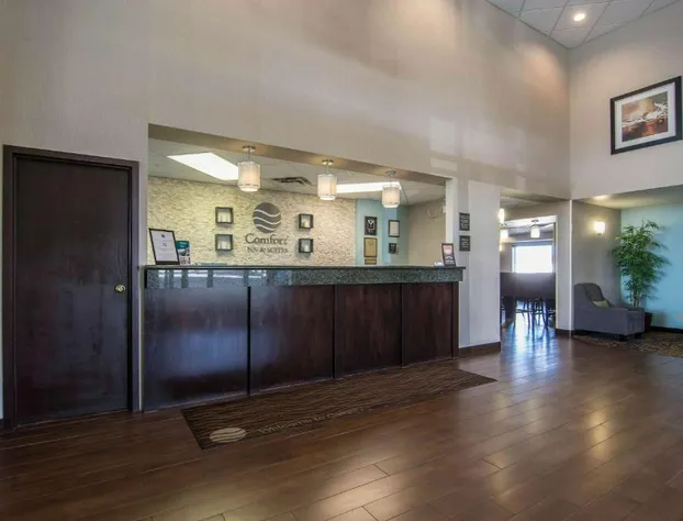 Comfort Inn & Suites Airport South hotel detail image 2