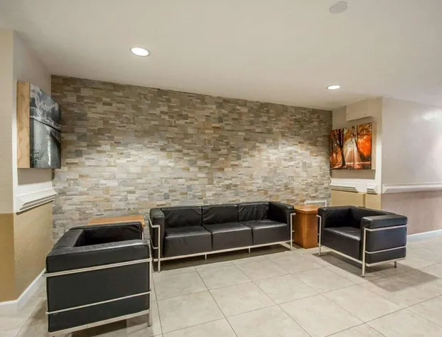 Suburban Studios Melbourne Airport hotel detail image 4