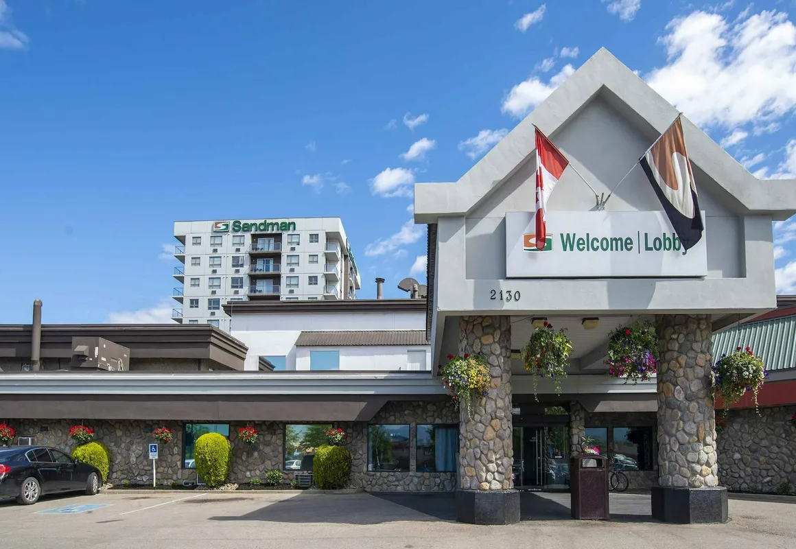 Sandman Hotel & Suites Kelowna hotel hero