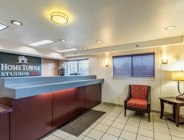 HomeTowne Studios by Red Roof Louisville hotel detail image 2