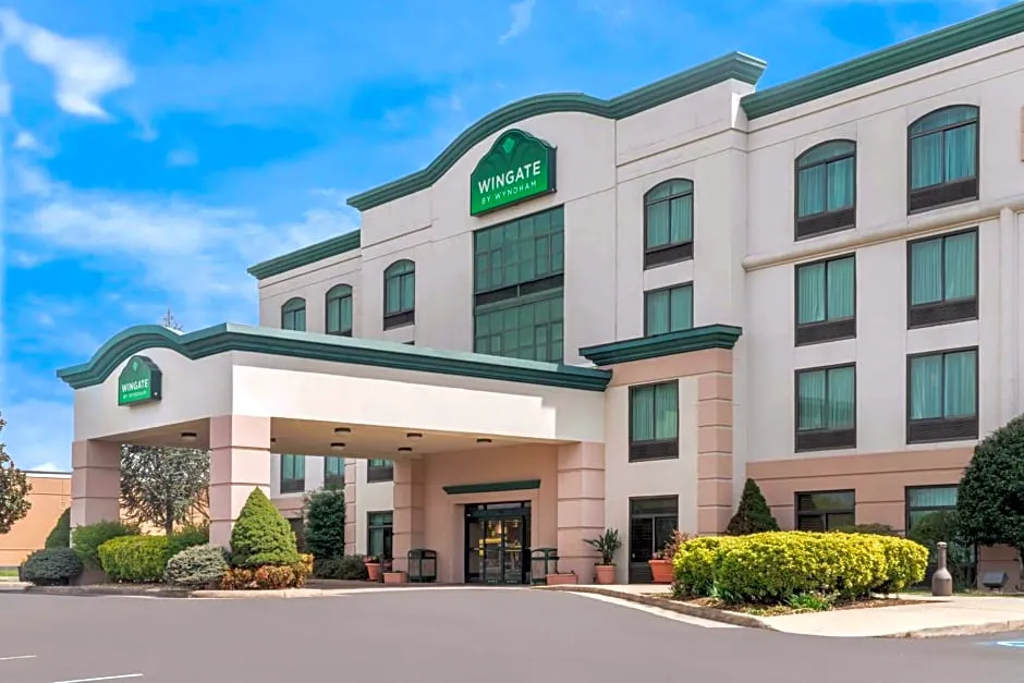 Wingate by Wyndham Lexington hotel hero