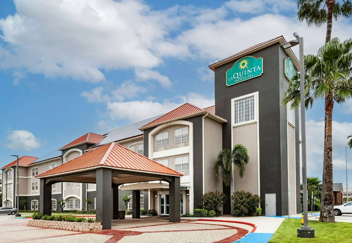 La Quinta Inn & Suites by Wyndham Pharr RGV Medical Center hotel hero