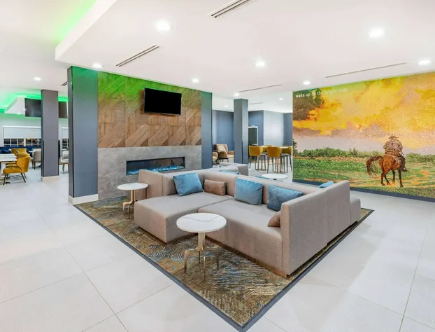 La Quinta Inn & Suites by Wyndham Pharr RGV Medical Center hotel detail image 1