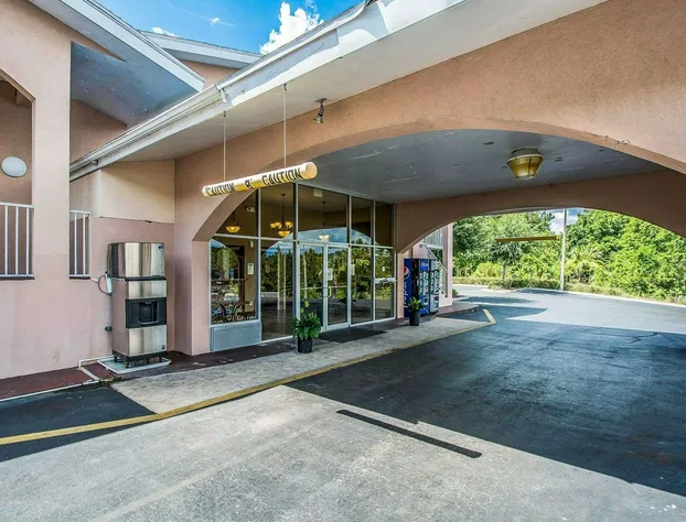 Rodeway Inn Gainesville - University Area hotel detail image 1