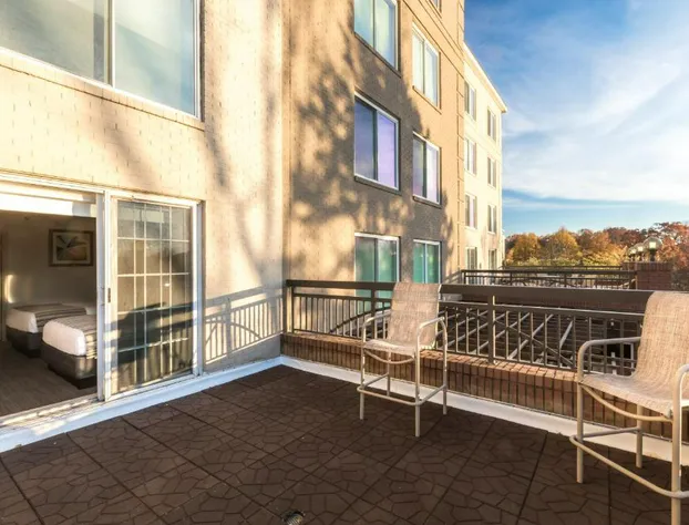 Country Inn & Suites by Radisson, Lake Norman Huntersville, NC hotel detail image 3