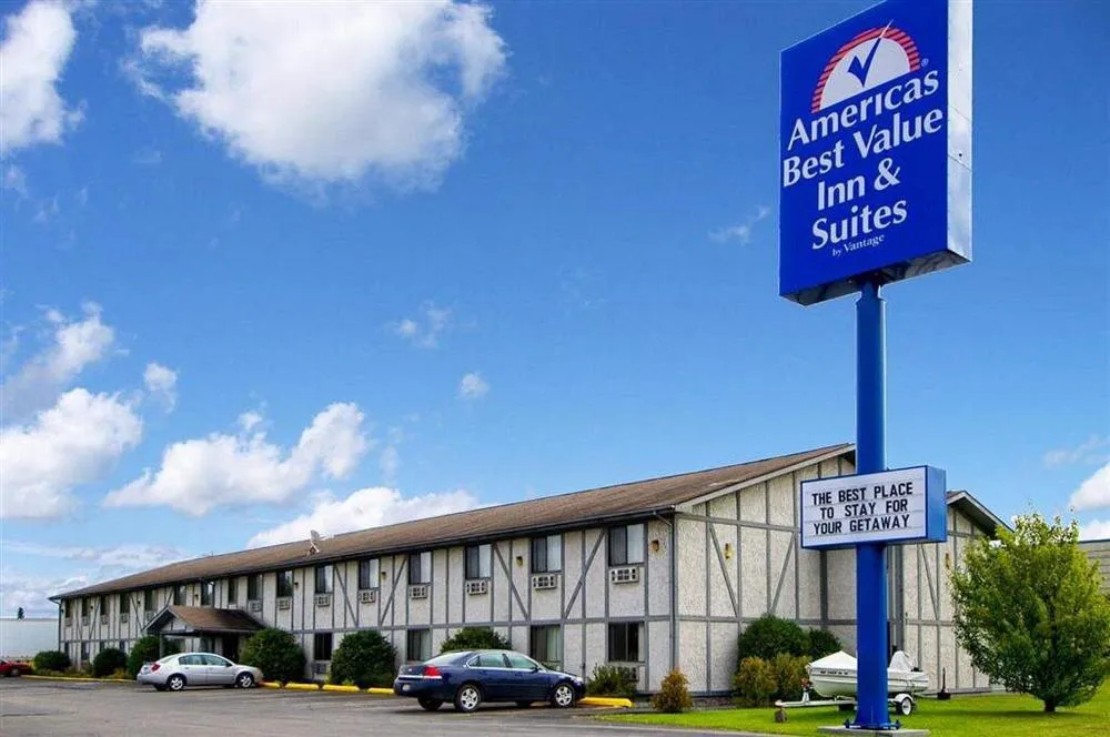 Americas Best Value Inn & Suites International Falls hotel hero