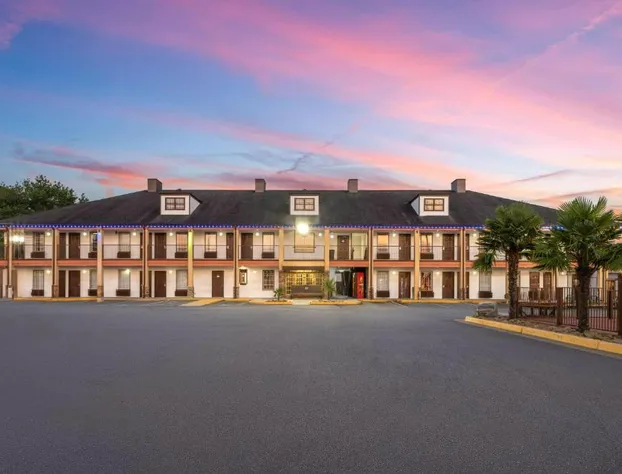 Baymont by Wyndham Commerce GA Near Tanger Outlets Mall hotel detail image 1