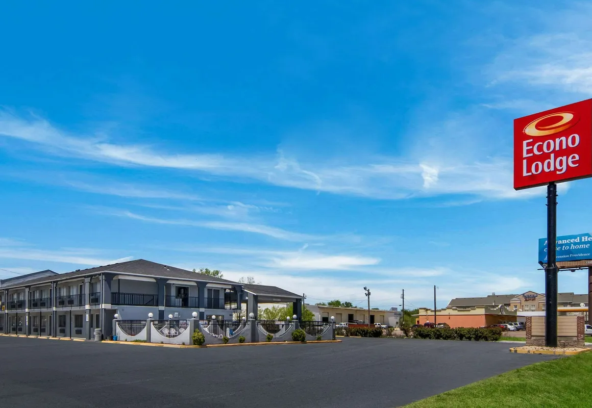Econo Lodge Waco North I-35 hotel hero