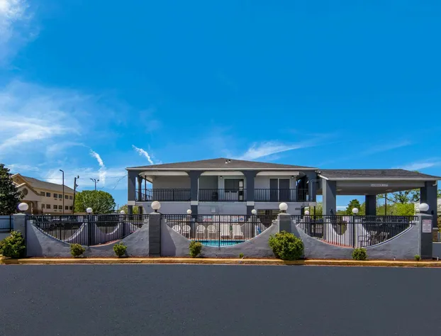 Econo Lodge Waco North I-35 hotel detail image 4