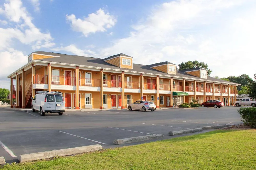 Quality Inn Albertville US 431 hotel hero