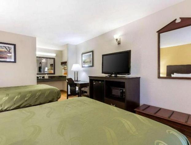 Quality Inn Arab hotel detail image 4