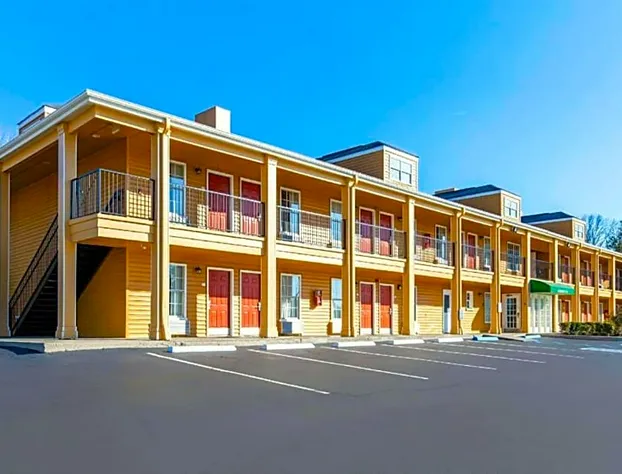 Quality Inn Arab hotel detail image 1