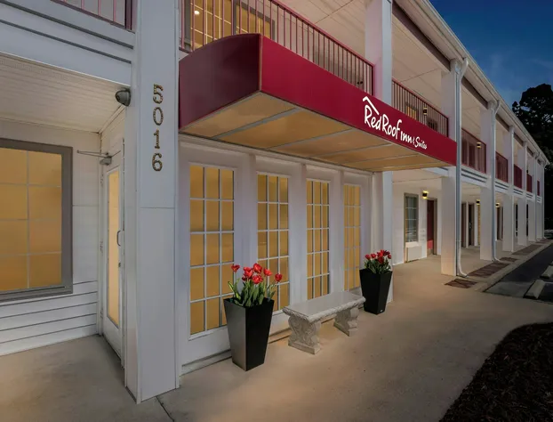 Red Roof Inn & Suites Wilson hotel detail image 2