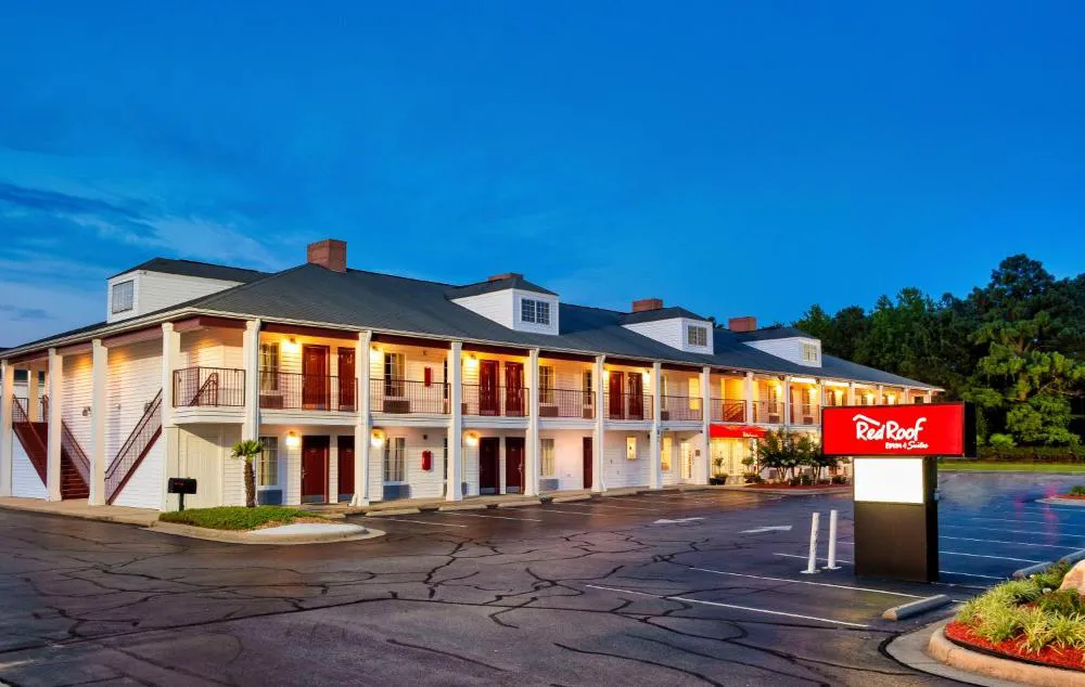 Red Roof Inn & Suites Wilson hotel hero