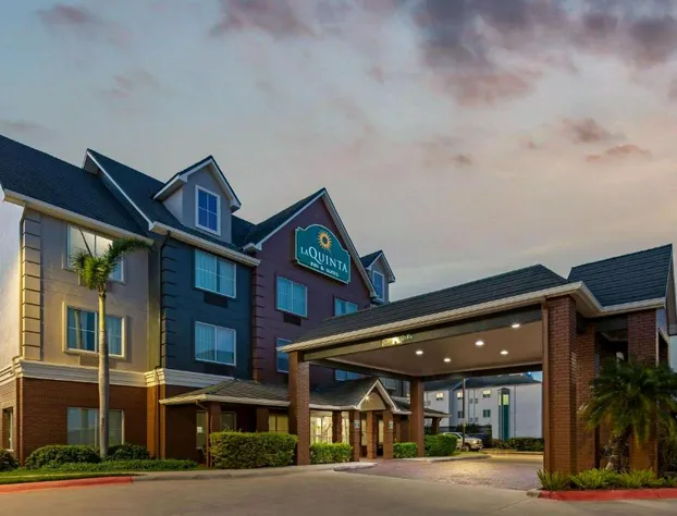 La Quinta Inn & Suites by Wyndham Pharr North McAllen hotel detail image 2