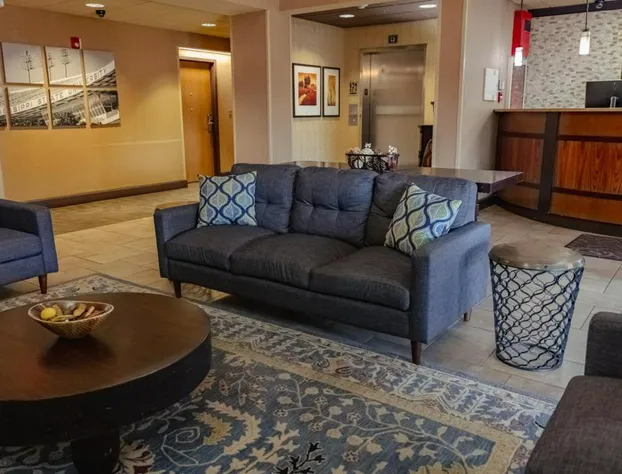 Russell Inn & Suites hotel detail image 1