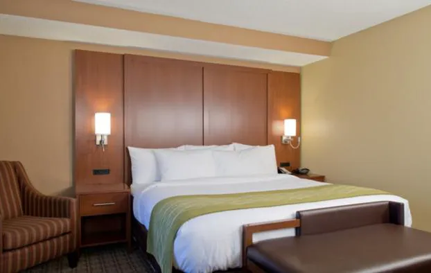 Russell Inn & Suites hotel detail image 3